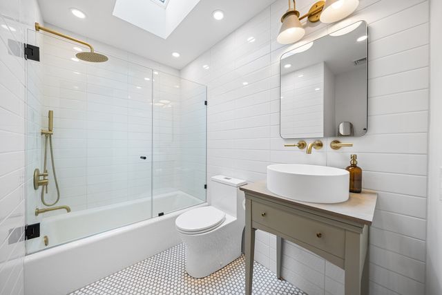 192 Westboro Rd, Upton, MA 01568