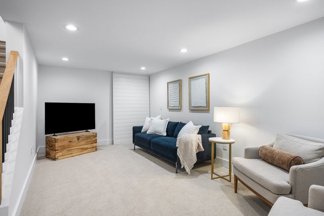 192 Westboro Rd, Upton, MA 01568
