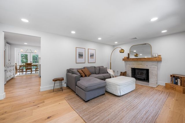 192 Westboro Rd, Upton, MA 01568