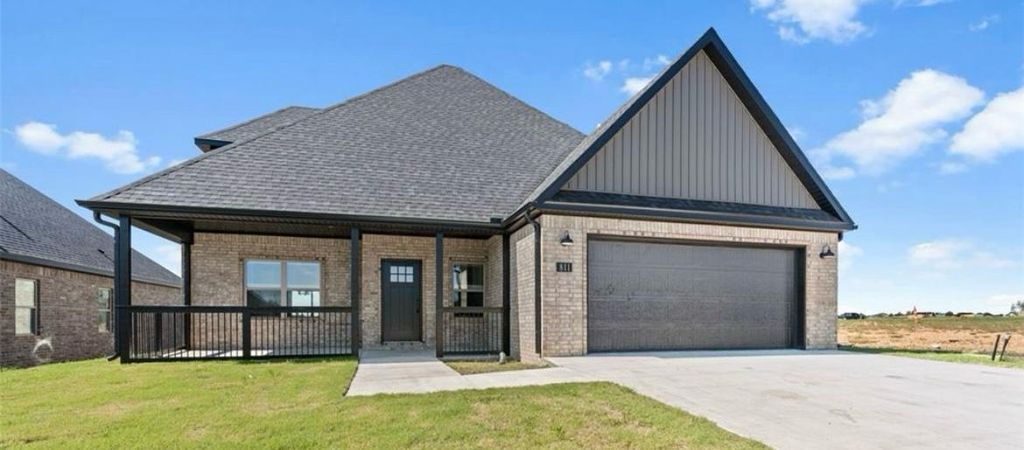 811 Ann Place, Centerton, AR 72719
