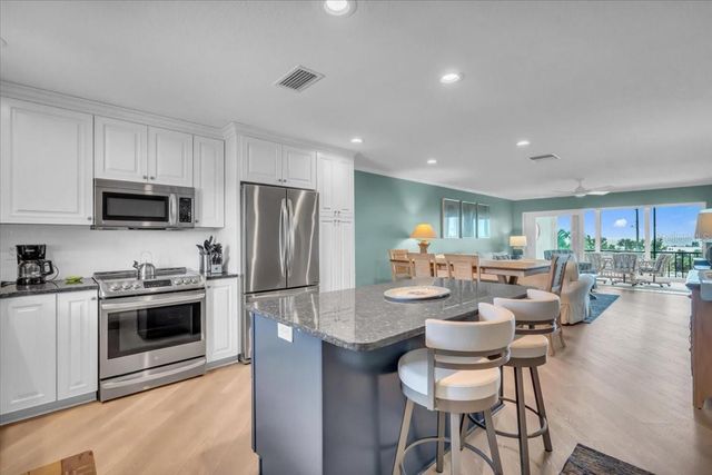 757 BEACH ROAD 310, Sarasota, FL 34242