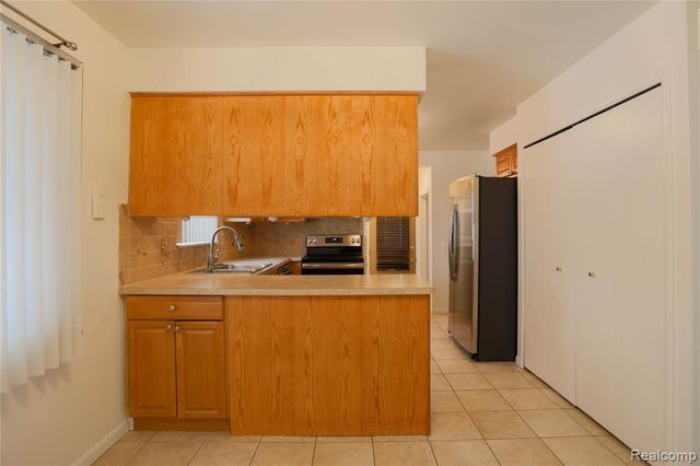 20720 Meier Road, Saint Clair Shores, MI 48081