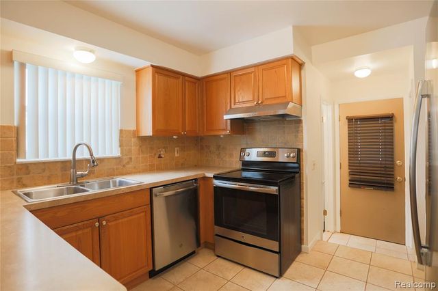 20720 Meier Road, Saint Clair Shores, MI 48081