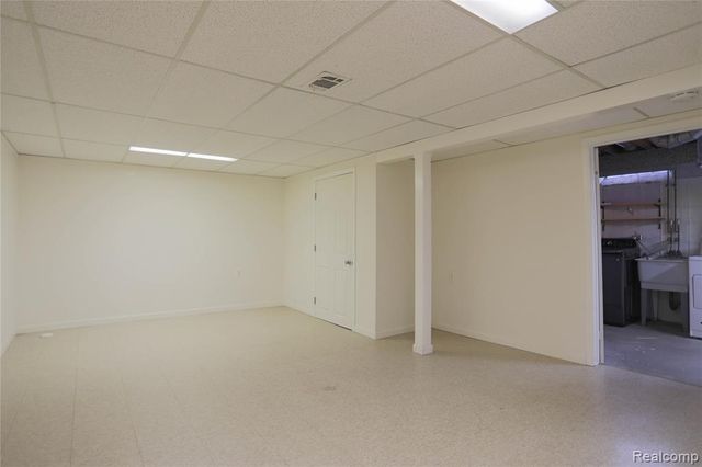 20720 Meier Road, Saint Clair Shores, MI 48081