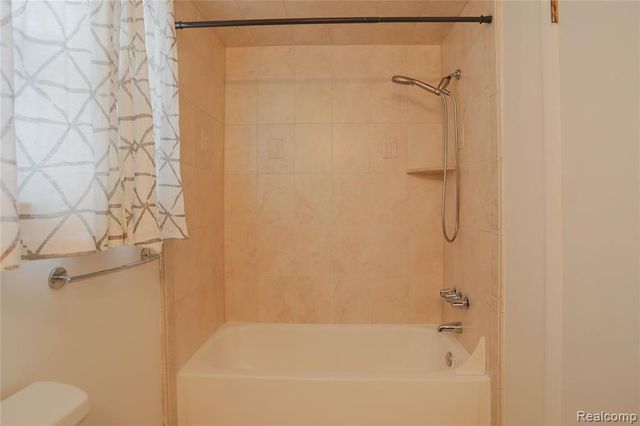 20720 Meier Road, Saint Clair Shores, MI 48081