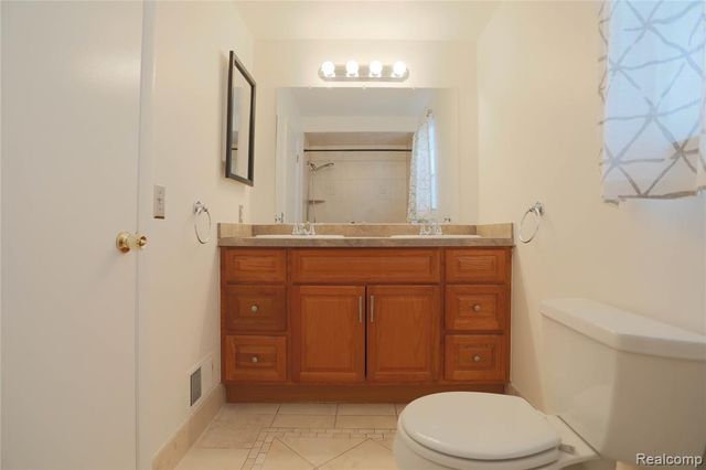 20720 Meier Road, Saint Clair Shores, MI 48081