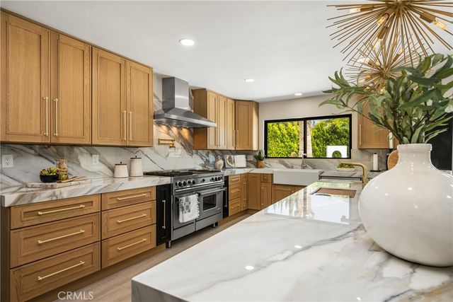 10282 OLD LAMPLIGHTER Lane, Villa Park, CA 92861
