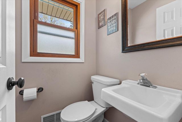 4028 Woodview DRIVE, Hubertus, WI 53033