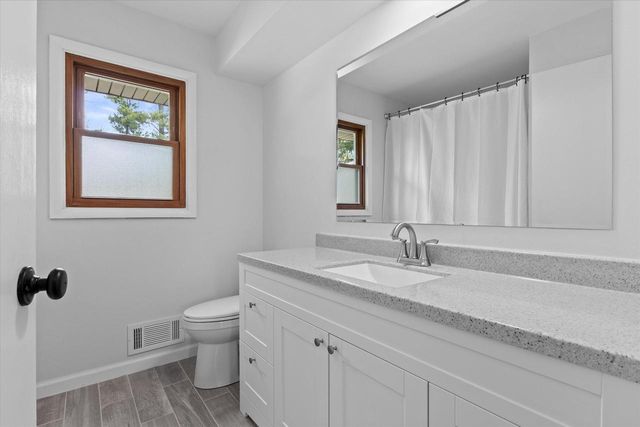 4028 Woodview DRIVE, Hubertus, WI 53033