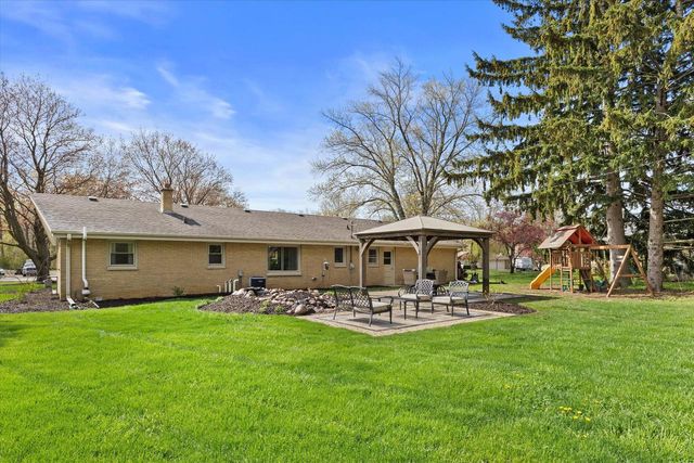 4028 Woodview DRIVE, Hubertus, WI 53033