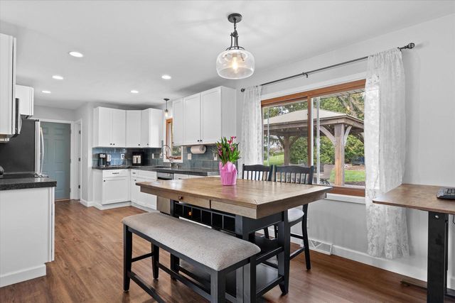 4028 Woodview DRIVE, Hubertus, WI 53033