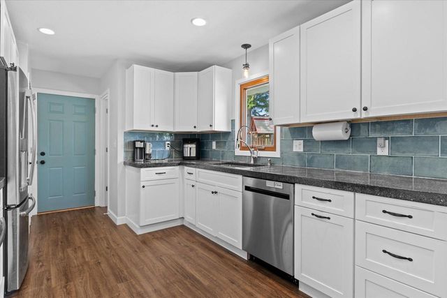 4028 Woodview DRIVE, Hubertus, WI 53033