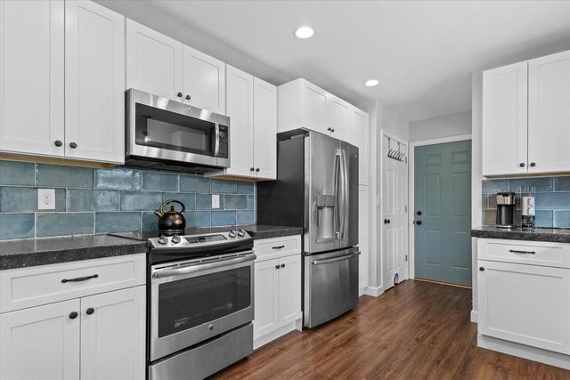 4028 Woodview DRIVE, Hubertus, WI 53033