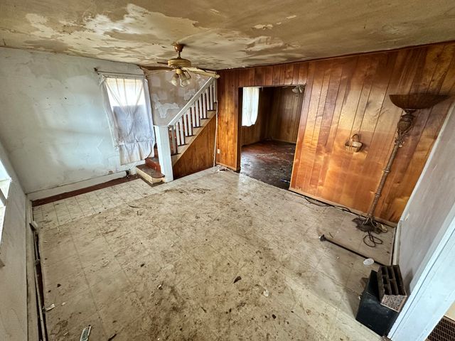 3326 KY-52, Beattyville, KY 41311