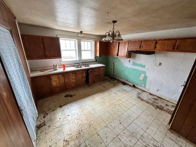 3326 KY-52, Beattyville, KY 41311