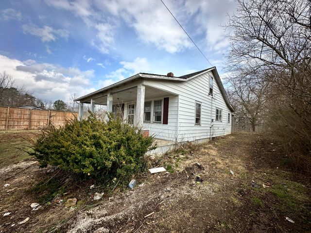 3326 KY-52, Beattyville, KY 41311