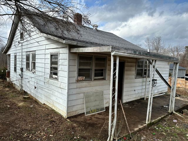 3326 KY-52, Beattyville, KY 41311
