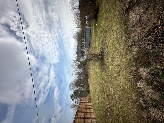 3326 KY-52, Beattyville, KY 41311