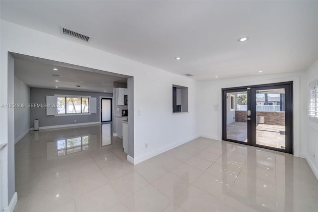 11800 SW 35th Street, Miami, FL 33175
