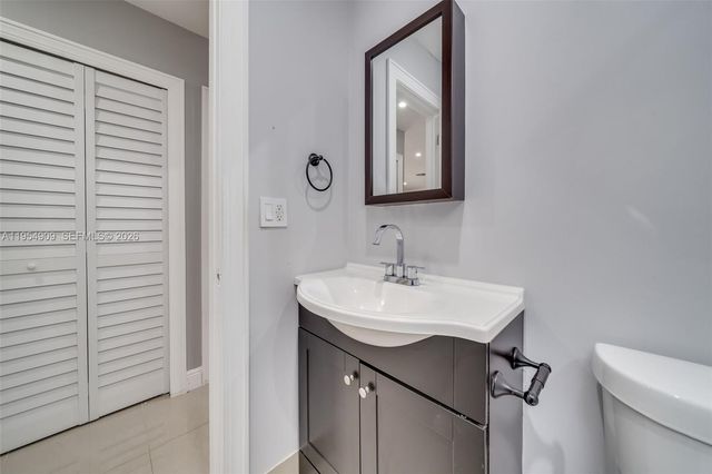11800 SW 35th Street, Miami, FL 33175
