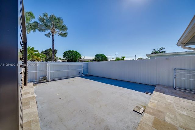 11800 SW 35th Street, Miami, FL 33175