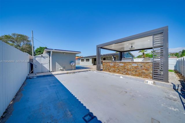 11800 SW 35th Street, Miami, FL 33175