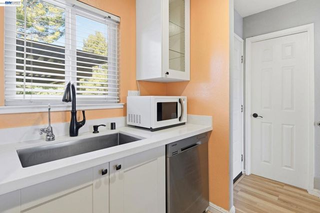 1498 Portola Ave, Livermore, CA 94551