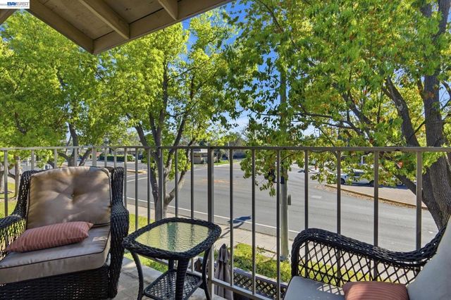 1498 Portola Ave, Livermore, CA 94551