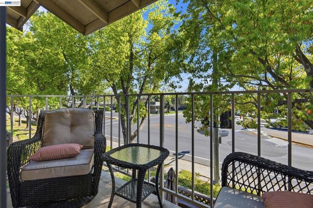 1498 Portola Ave, Livermore, CA 94551