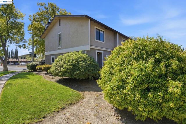 1498 Portola Ave, Livermore, CA 94551