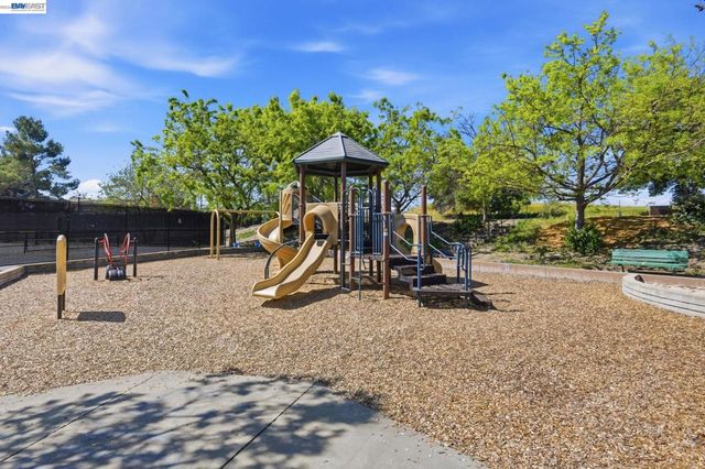 1498 Portola Ave, Livermore, CA 94551