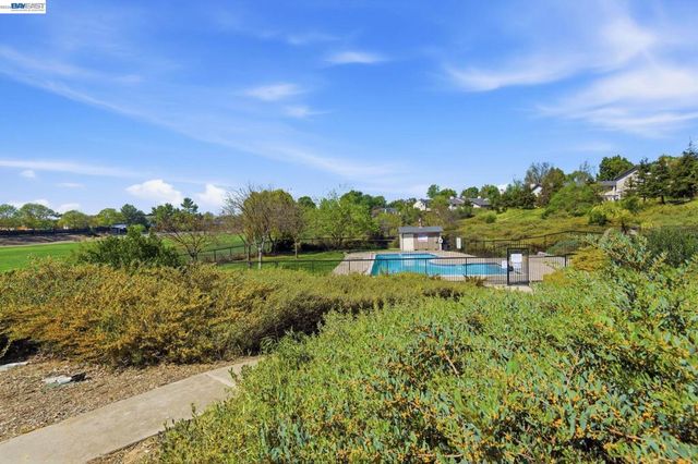 1498 Portola Ave, Livermore, CA 94551