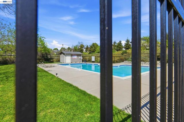 1498 Portola Ave, Livermore, CA 94551