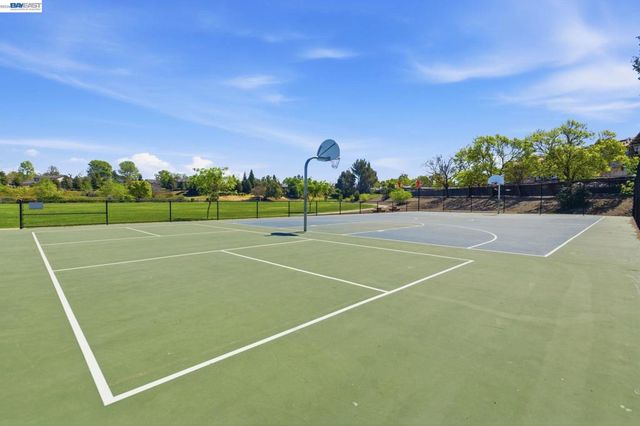 1498 Portola Ave, Livermore, CA 94551