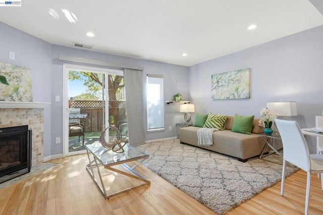 1498 Portola Ave, Livermore, CA 94551