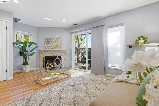 1498 Portola Ave, Livermore, CA 94551