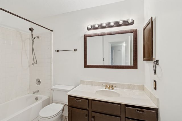 2232 Turf Club Drive, Arlington, TX 76017