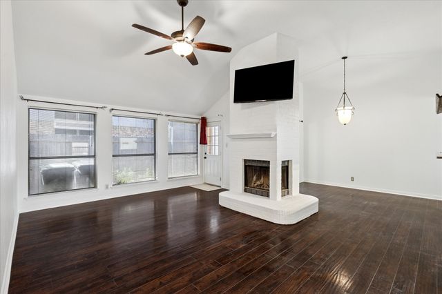 2232 Turf Club Drive, Arlington, TX 76017