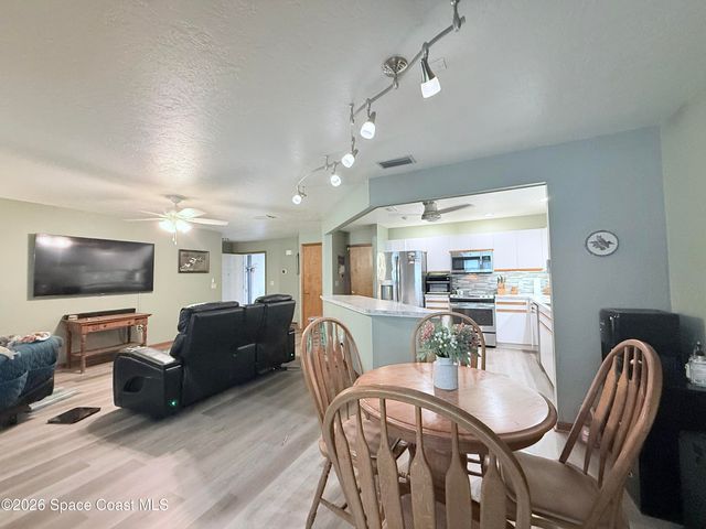 728 Greenwood Manor Circle 19-D, West Melbourne, FL 32904