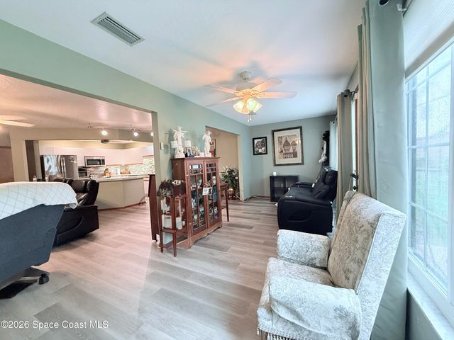 728 Greenwood Manor Circle 19-D, West Melbourne, FL 32904