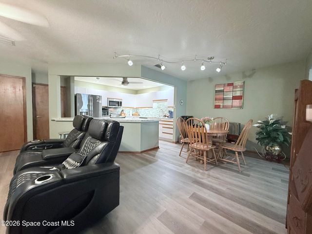 728 Greenwood Manor Circle 19-D, West Melbourne, FL 32904