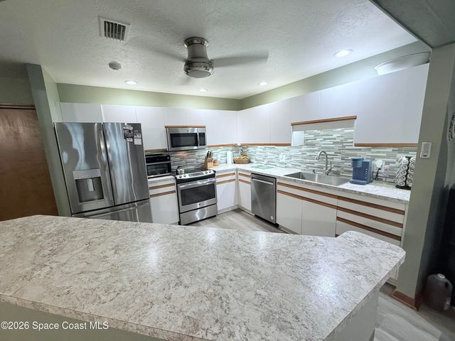 728 Greenwood Manor Circle 19-D, West Melbourne, FL 32904