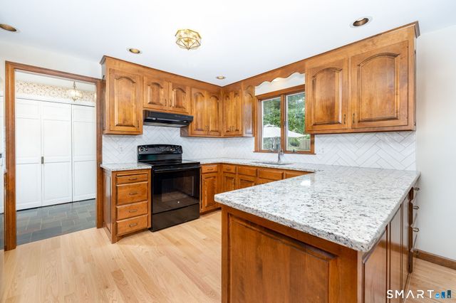 160 McIntosh Drive, Bristol, CT 06010