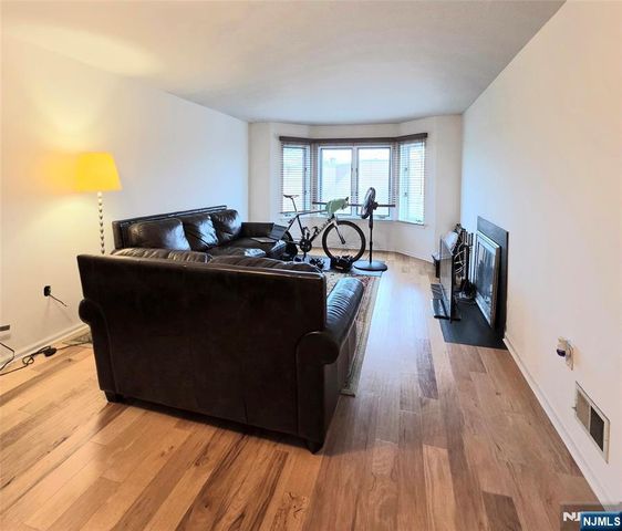 603 Ellery Court 603, Edgewater, NJ 07020