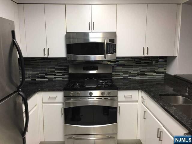 603 Ellery Court 603, Edgewater, NJ 07020