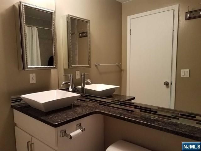 603 Ellery Court 603, Edgewater, NJ 07020