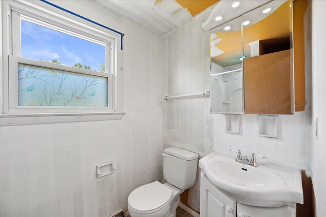 1792 Poplar AVENUE, South Milwaukee, WI 53172