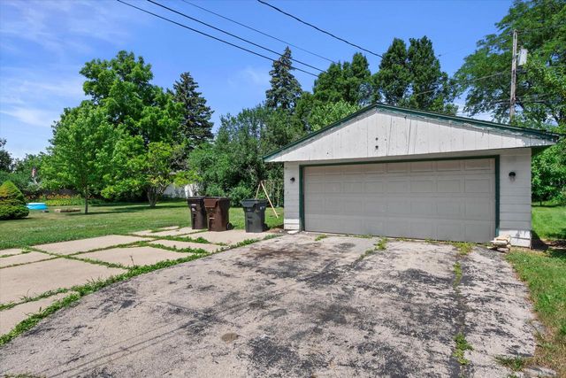 1792 Poplar AVENUE, South Milwaukee, WI 53172