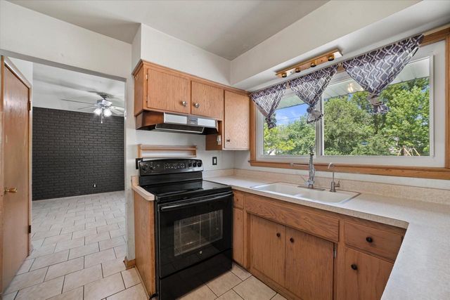 1792 Poplar AVENUE, South Milwaukee, WI 53172