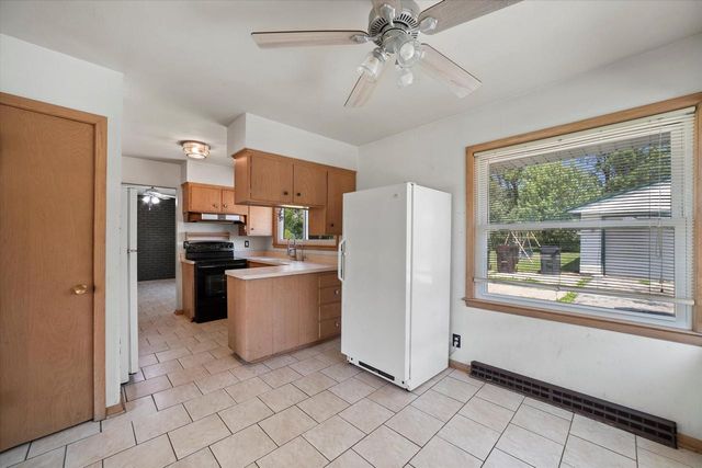 1792 Poplar AVENUE, South Milwaukee, WI 53172
